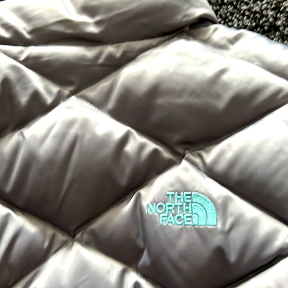 Kids Winter coat.Like New - Picture 6 of 6